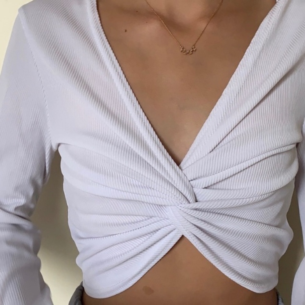 PrettyLittleThing white twist crop top (NWT)